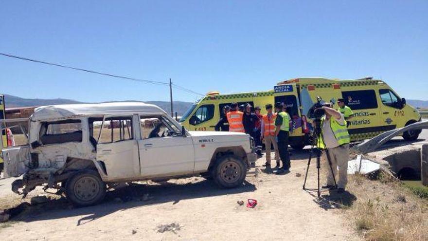 Dos fallecidos y nueve heridos en un accidente de tráfico en Ávila