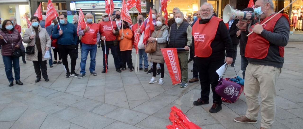 Los sindicatos protestan contra la subida desorbitada de precios | NOÉ PARGA