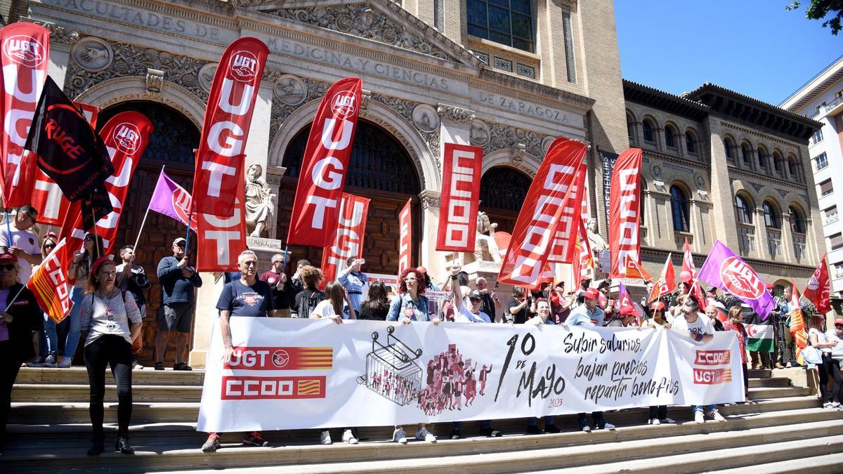 La manifestación por el Primero de Mayo de UGT y CCOO, celebrada el año pasado en Zaragoza.
