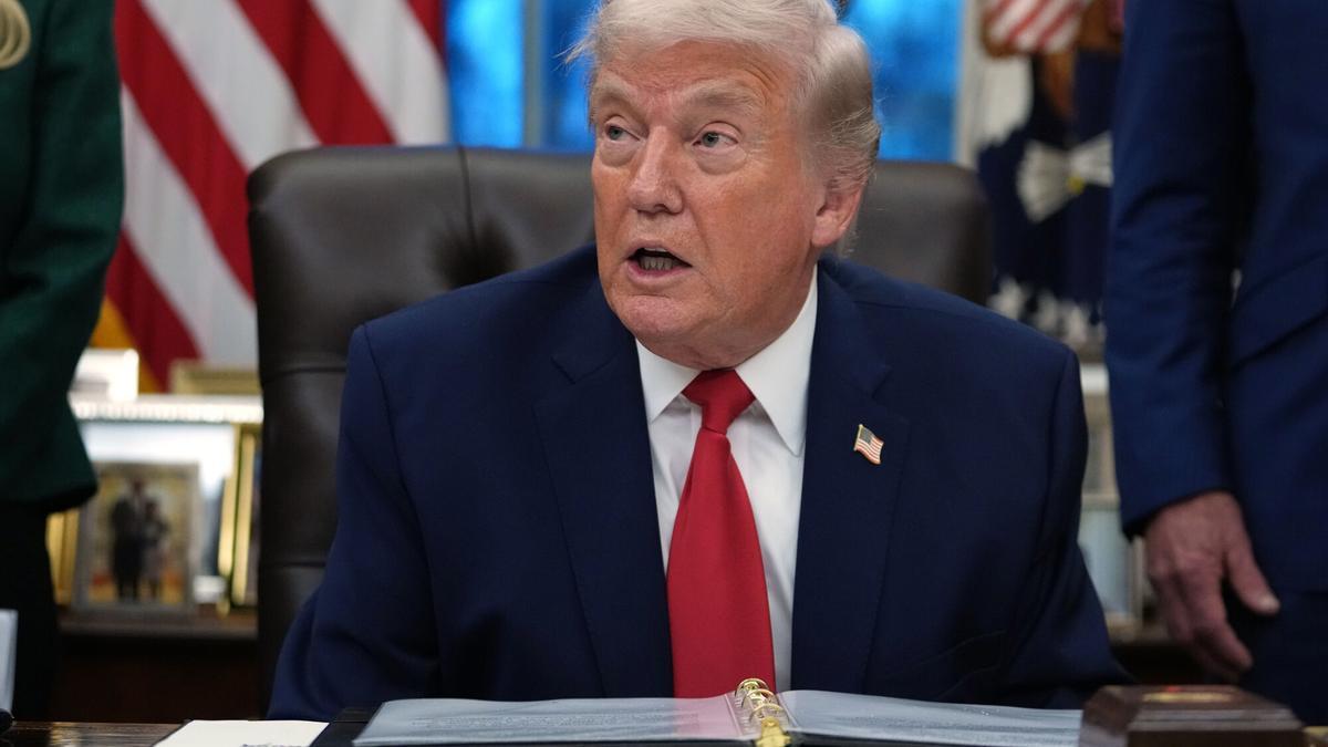 President Donald Trump speaks at an event on addiction recovery in the Oval Office of the White House, Thursday, Jan. 29, 2026, in Washington. (AP Photo/Allison Robbert) Associate Press/ LaPresse Only Italy and Spain. EDITORIAL USE ONLY ITALY AND SPAIN