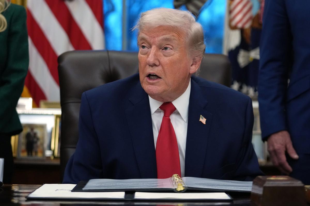 President Donald Trump speaks at an event on addiction recovery in the Oval Office of the White House, Thursday, Jan. 29, 2026, in Washington. (AP Photo/Allison Robbert) Associate Press/ LaPresse Only Italy and Spain. EDITORIAL USE ONLY ITALY AND SPAIN