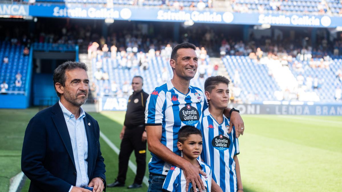 Lionel Scaloni fue homenajeado por Deportivo La Coruña