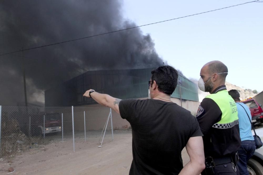 Incendio en una chatarrería de La Unión