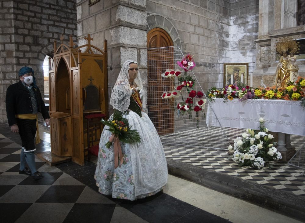 Así fue la ofrenda de las Falleras Mayores de Morvedre.