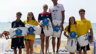Javier Cardona y Susana Sevillano se imponen en la VI Travesía Canal de Nado Eivissa