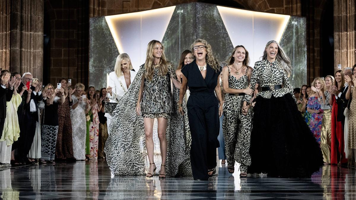 Desfile de los 45 años de Lola Casadamunt en la Llotja de Barcelona