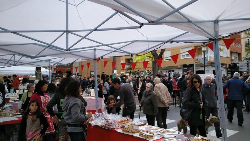 El mercadillo solidario de Benicàssim recauda 17.241 euros