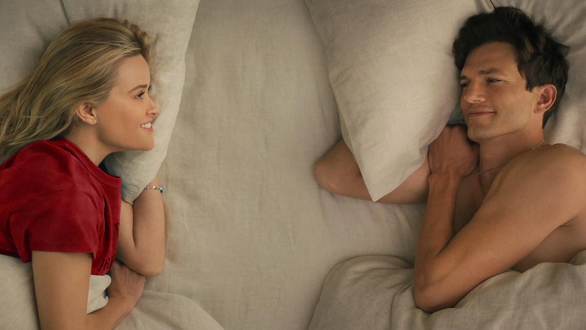 Reese Witherspoon y Ashton Kutcher en un fotograma de 'Tu casa o la mía'