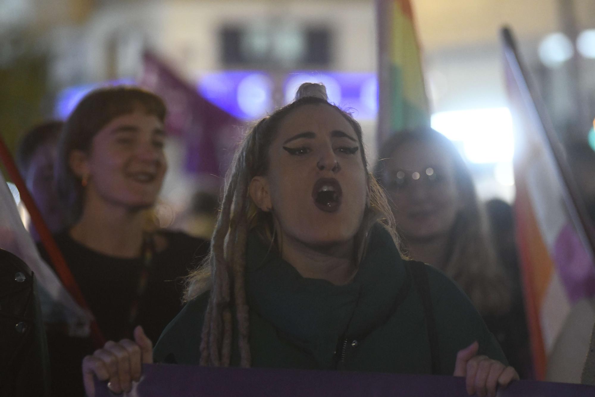 Las imágenes de la manifestación contra la violencia machista en Murcia