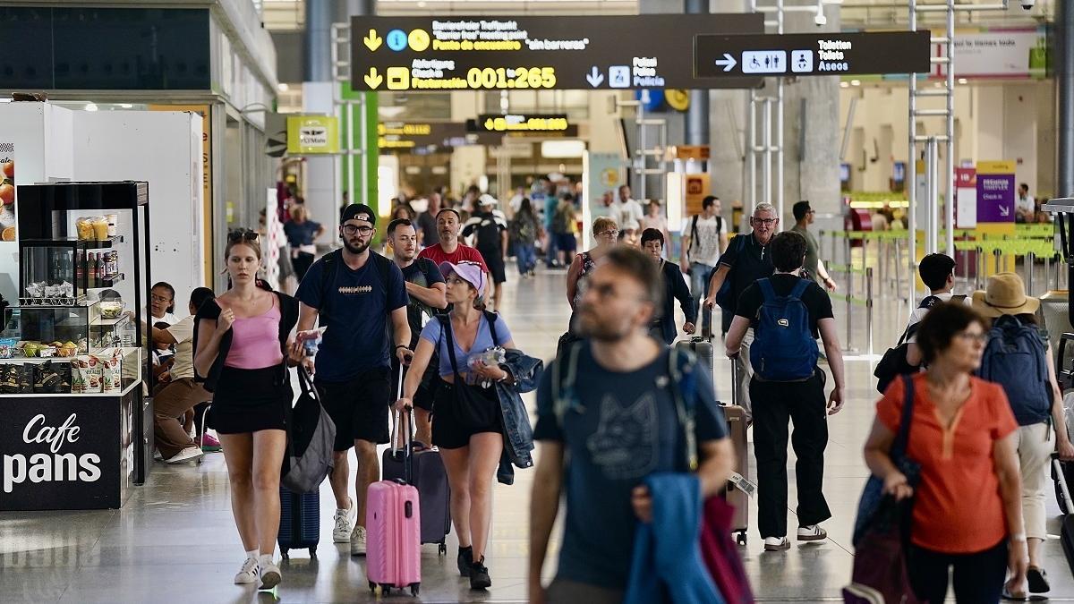 Viajeros en el Aeropuerto de Málaga, que sigue aumentando el volumen de pasajeros internacionales.