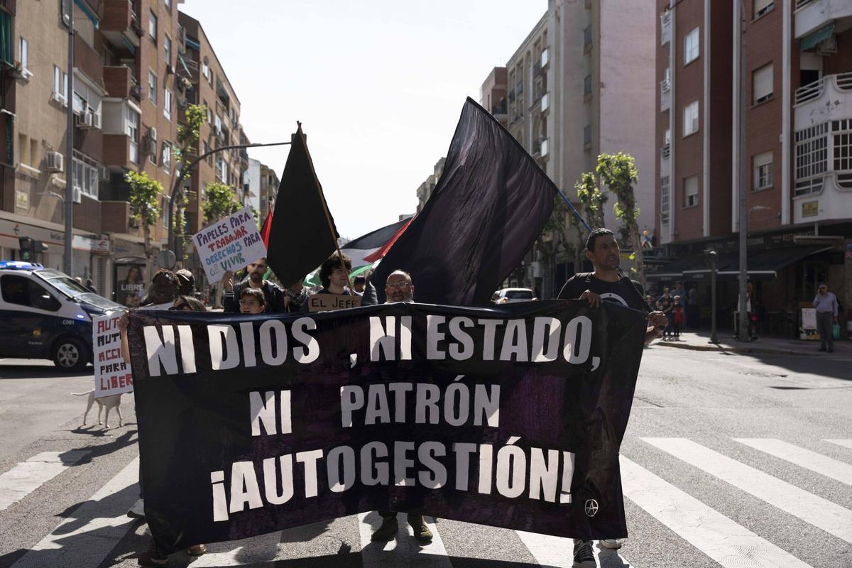 Fotogalería | Así se ha vivido la manifestación por el Día Internacional del Trabajo en Badajoz