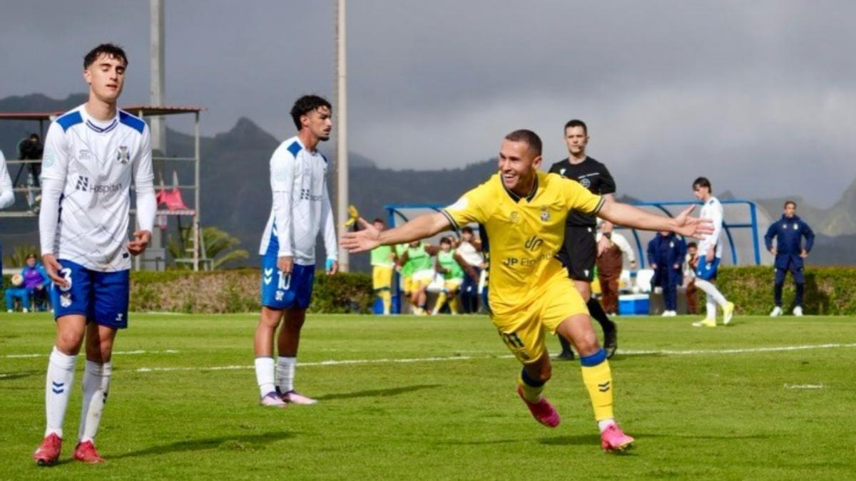 Las Palmas Atlético desperdicia un 0-2 en el derbi ante el Tenerife B (2-2)