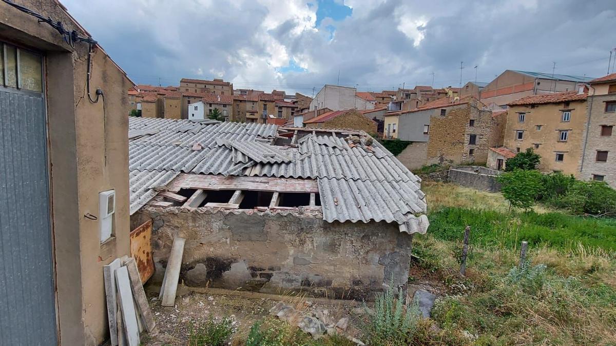 El tornado afecta especialmente a los tejados.