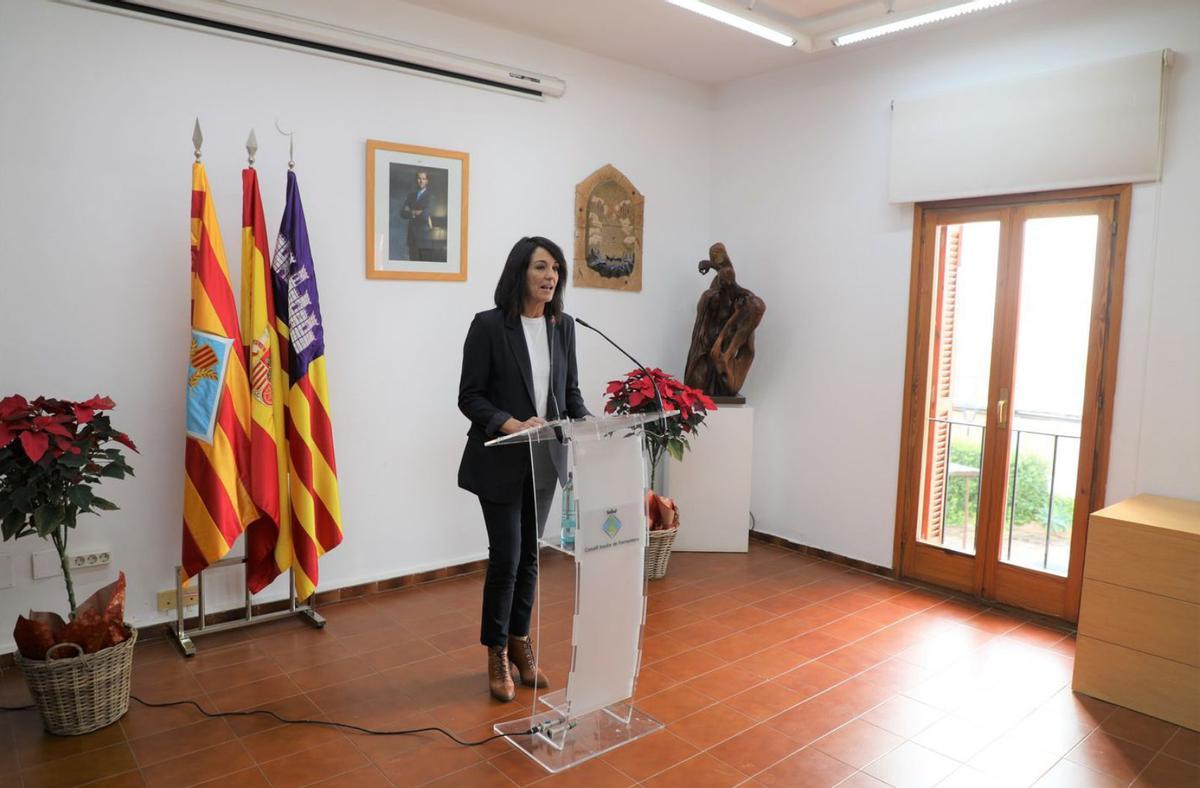 La presidenta del Consell, Ana Juan, durante su discurso institucional. | C.C.