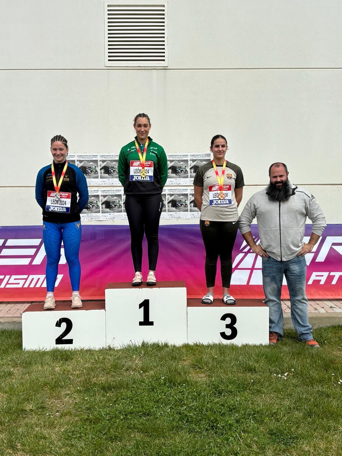 Andrea Sales venía como favorita a este campeonato e hizo buenos los pronósticos, venciendo en el martillo sub20 con un mejor intento de 56.20.