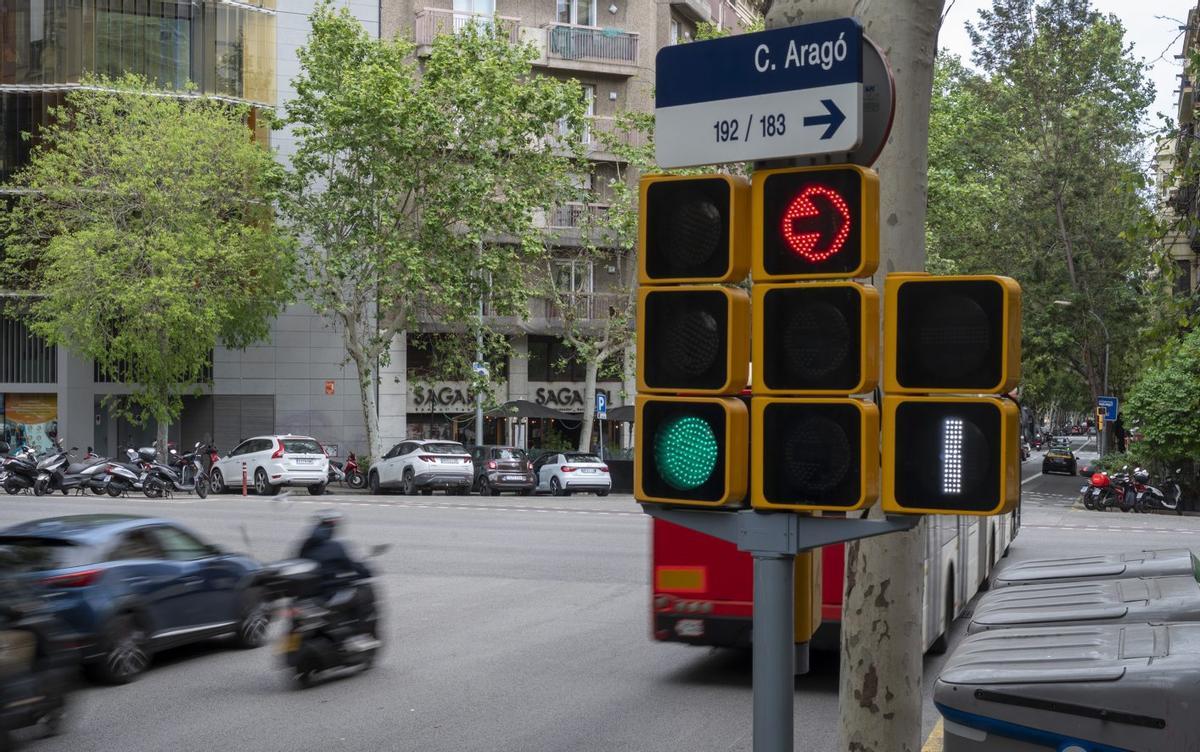 BCN reforça els semàfors perquè no fallin en futures apagades