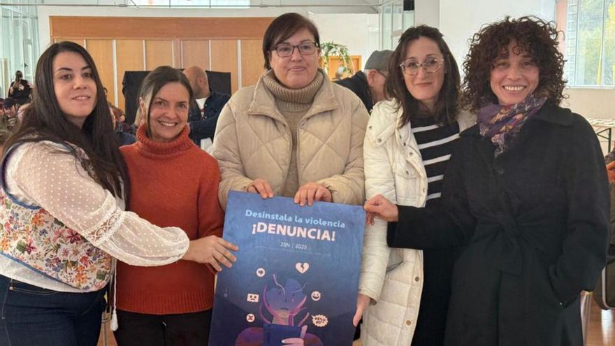 Representantes de las cinco concejalías de Igualdad del Valle del Nalón.