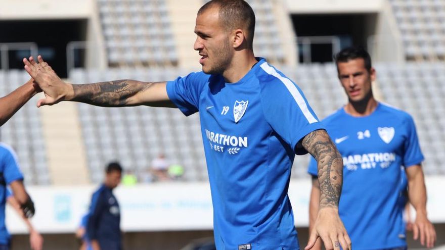 Sandro, delantero blanquiazul, se entrenó a pleno rendimiento.