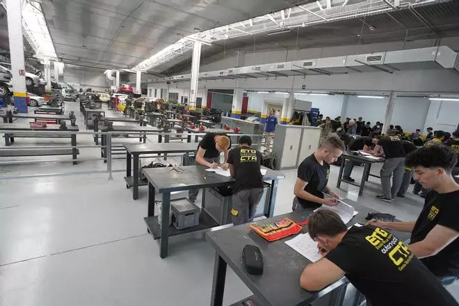 Les imatges de l'inauguració del nou espai de l'ETG al costat del que es va cremar fa dos anys a Girona.