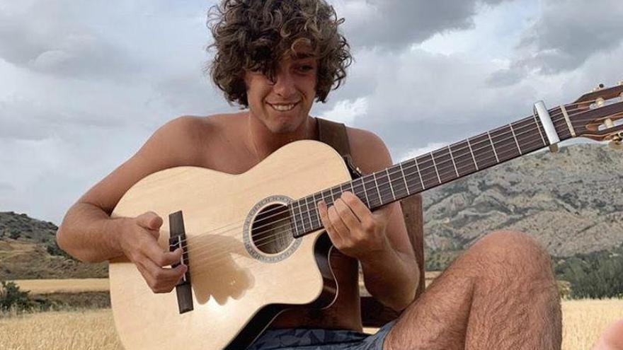 Guitarricadelafuente: «Tengo dos canciones para sacar en julio y para después de verano un pequeño disco»