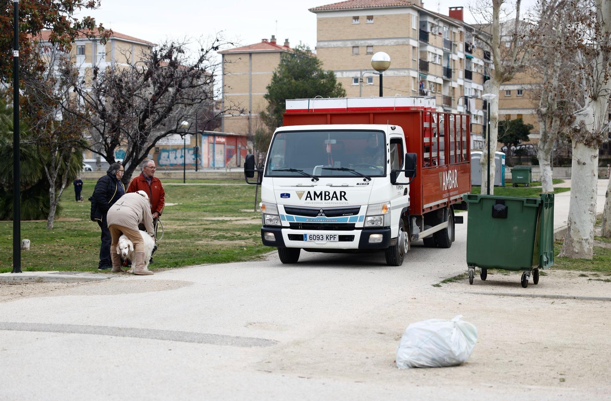 Preparativos de la Cincomarzada en el parque Tío Jorge de Zaragoza