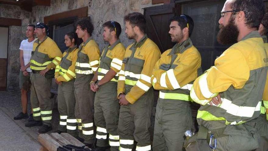 Miembros de la base helitransportada de Rosinos de la Requejada.