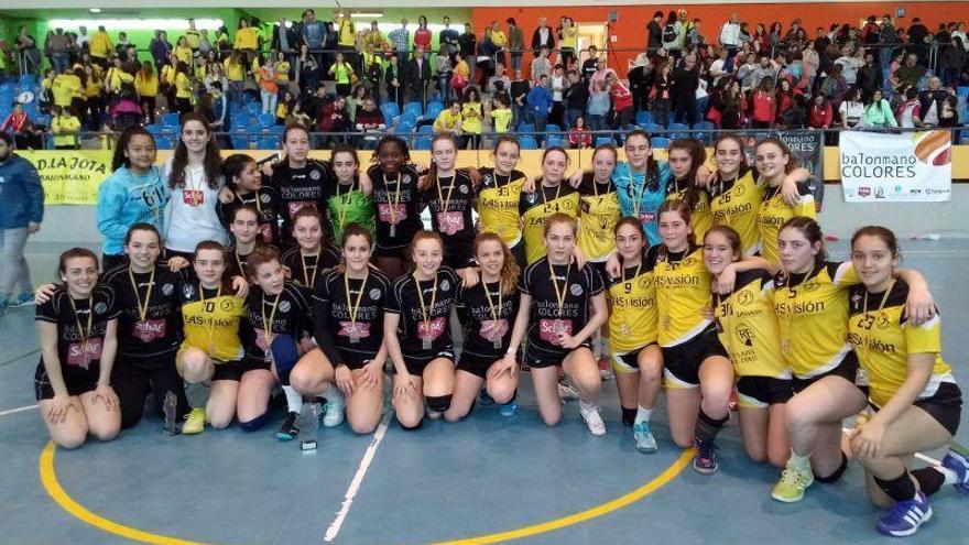 Colores hace doblete en el Regional escolar de balonmano