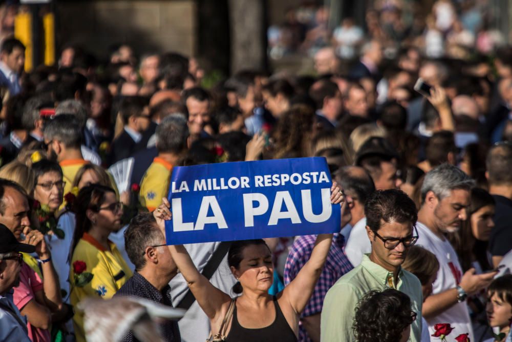 Manifestació contra el terrorisme i en suport a les víctimes dels atemptats de Barcelona