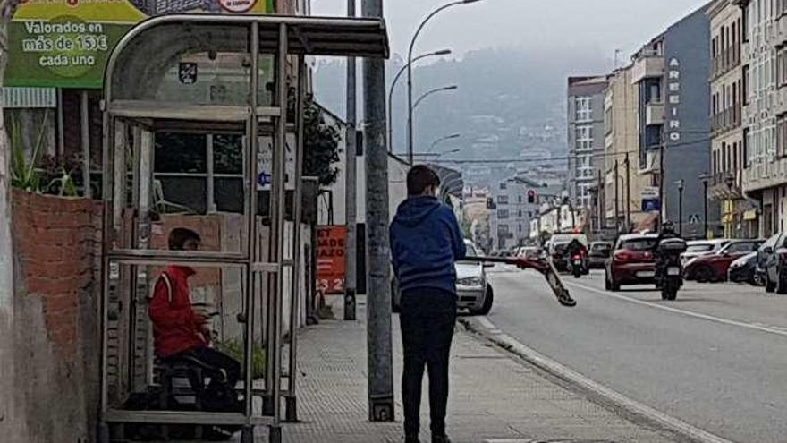 En la Avenida de Ourense el problema se repite. // G.Núñez