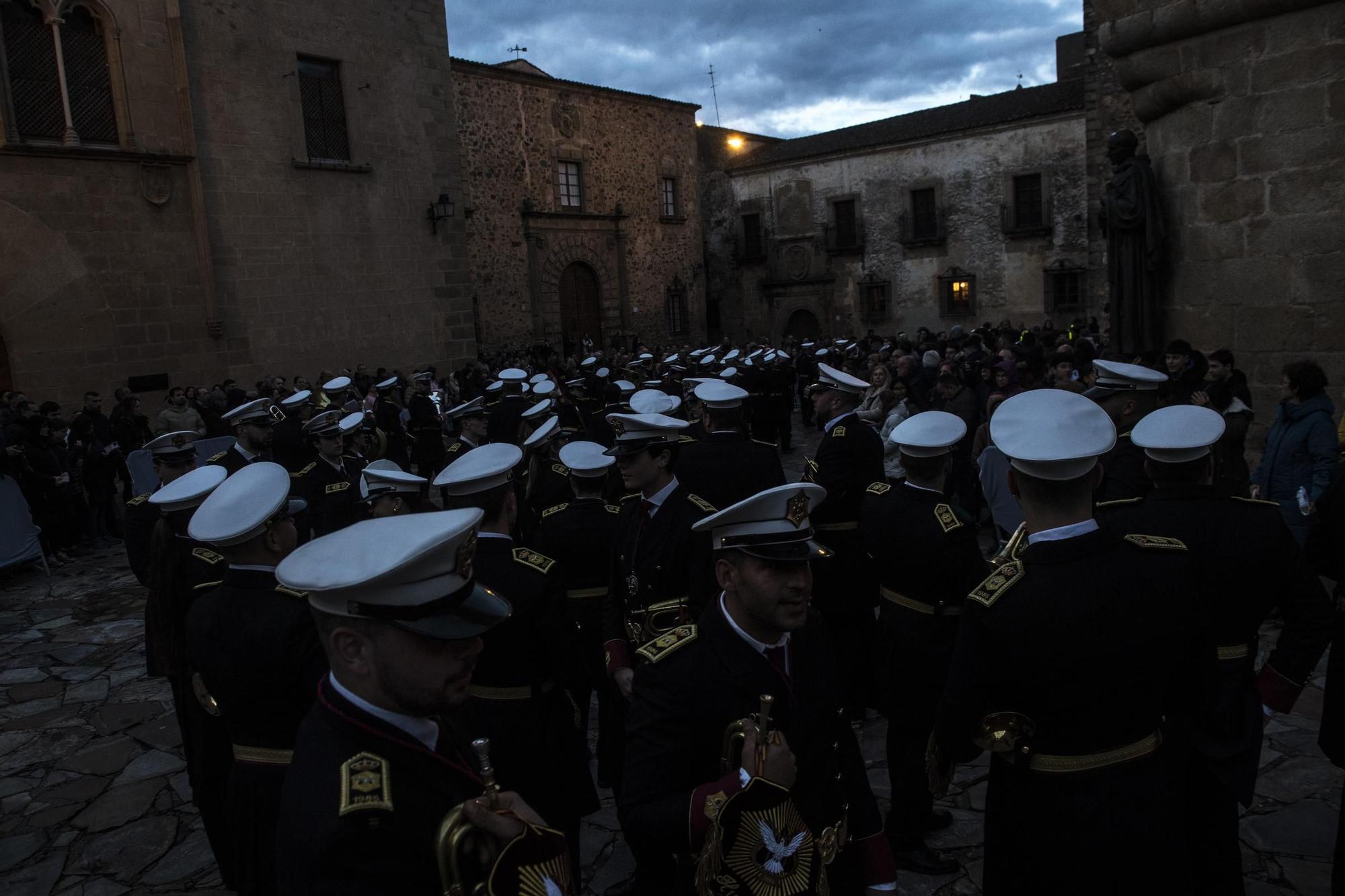 La Virgen del Buen Fin da aliento a la Semana Santa de Cáceres