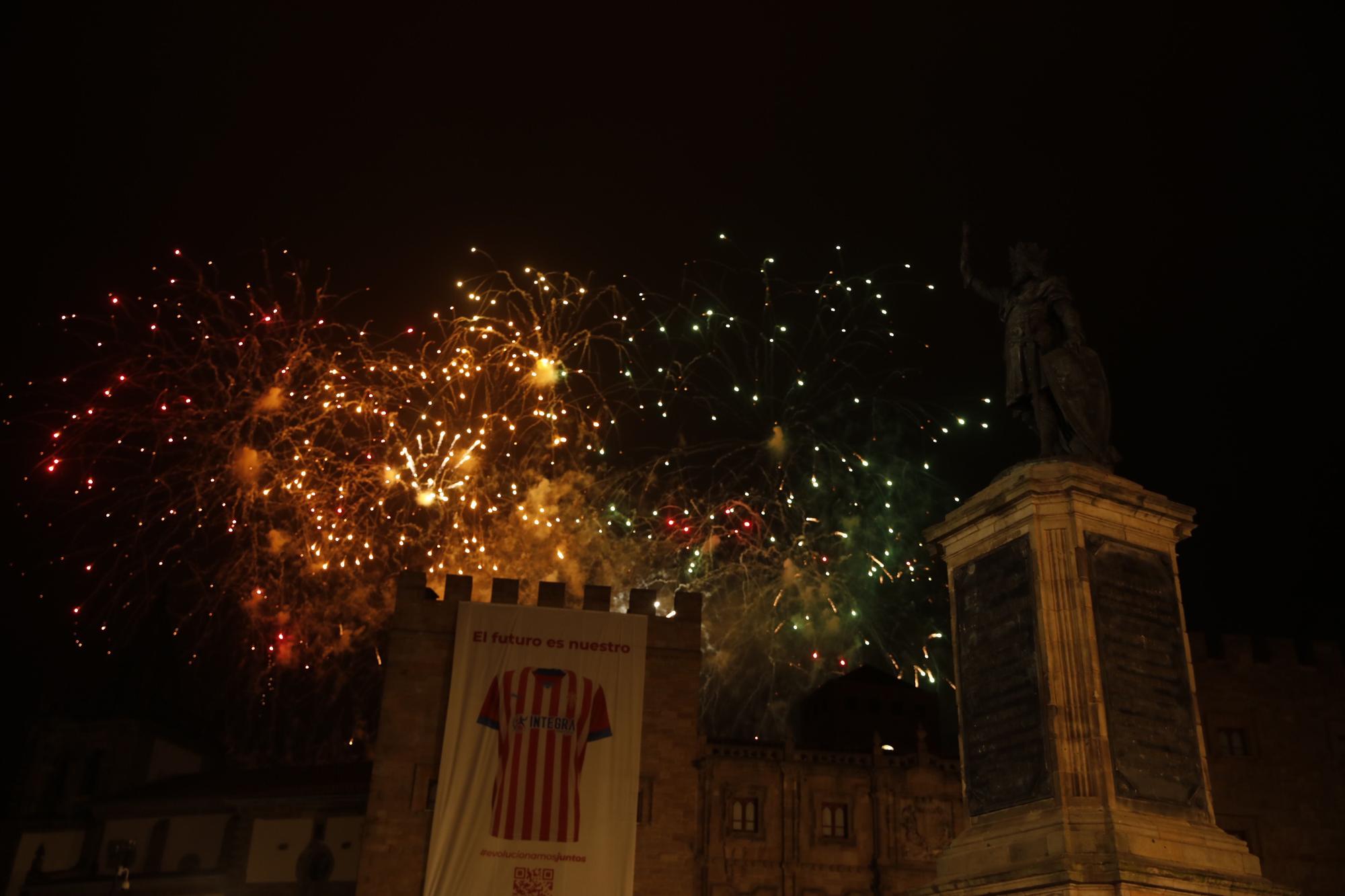 En imágenes: la noche de los Fuegos en Gijón