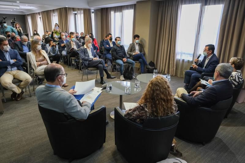 CC celebra un foro con empresarios