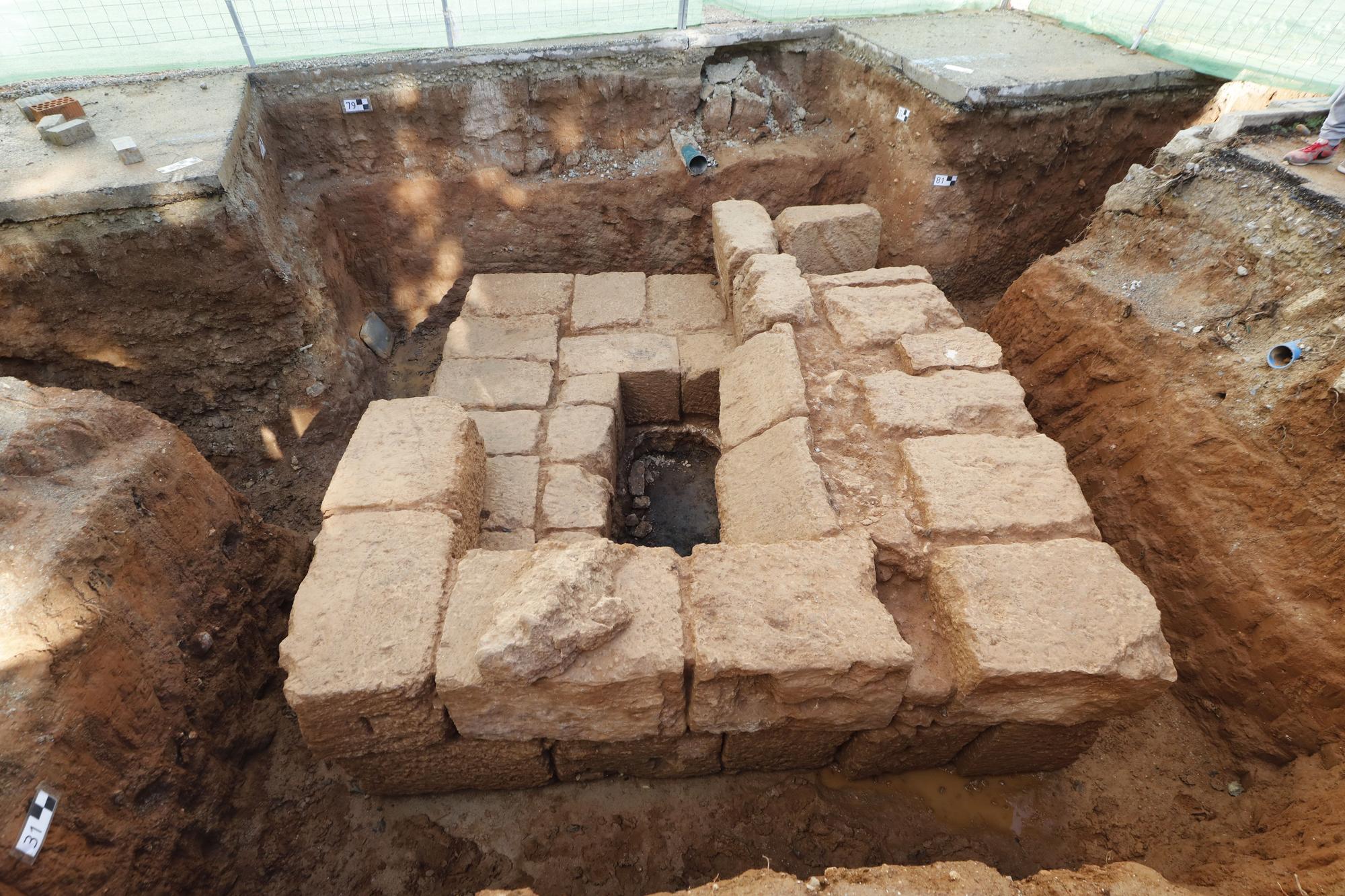 Presentación del mausoleo encontrado en Isidor Macabich