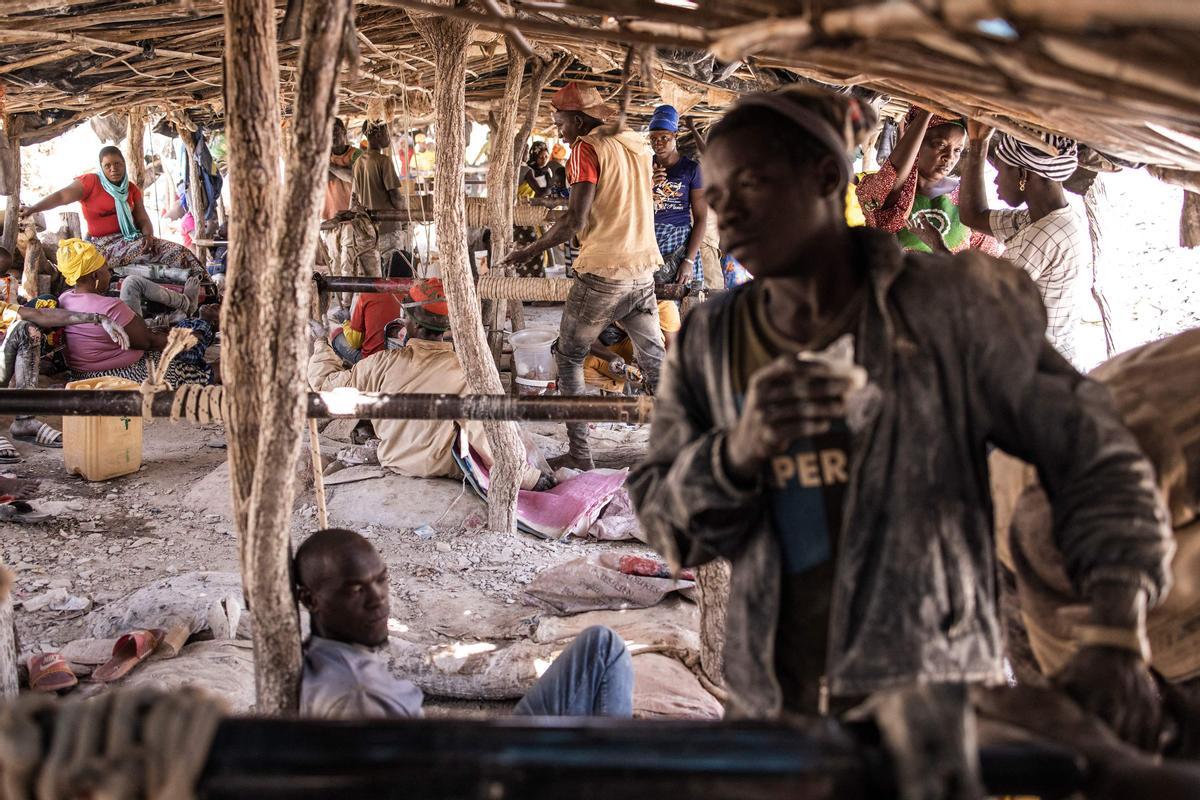 La minería artesanal de oro en Senegal. Karakaene y Bantakokouta son sitios de extracción de oro en el sureste de Senegal