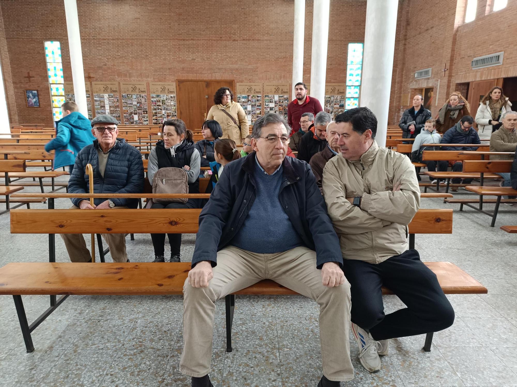 Más de 150 vecinos de Posada de Llanera marchan por la solidaridad