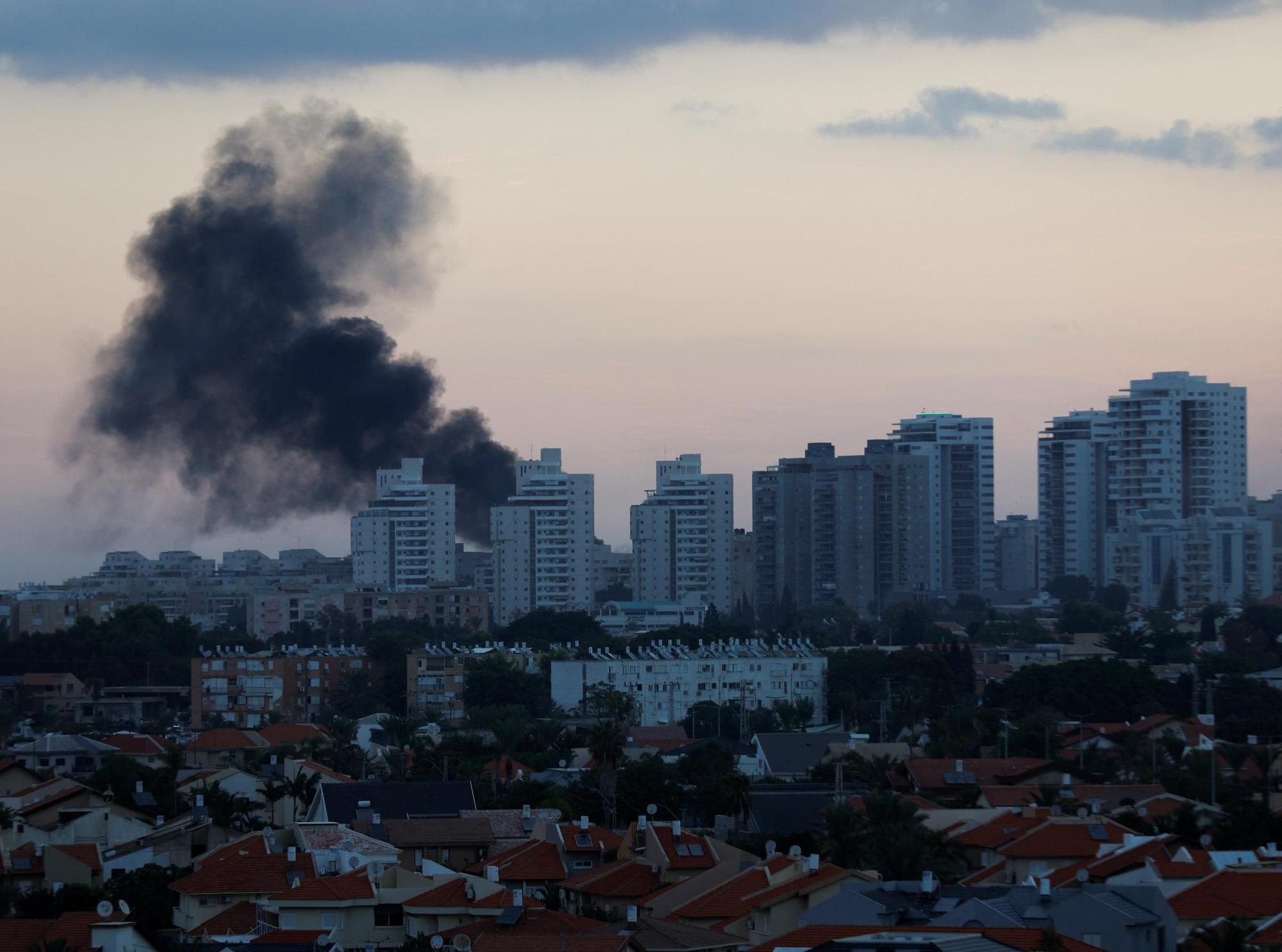 Ataque procedente de la Franja de Gaza en Ashkelon, Israel.