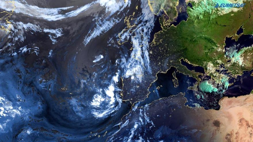 Las tormentas se asoman a Galicia tras la fusión de la DANA y el exhuracán Franklin