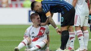 Mastantuono, junto a Lautaro Martínez.