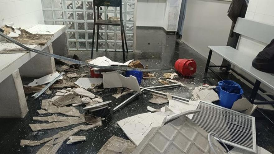 Cae el techo del área de los calabozos de Zapadores por el agua acumulada