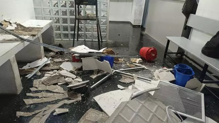 Susto en Zapadores: Cae el techo del área de los calabozos de la Policía Nacional