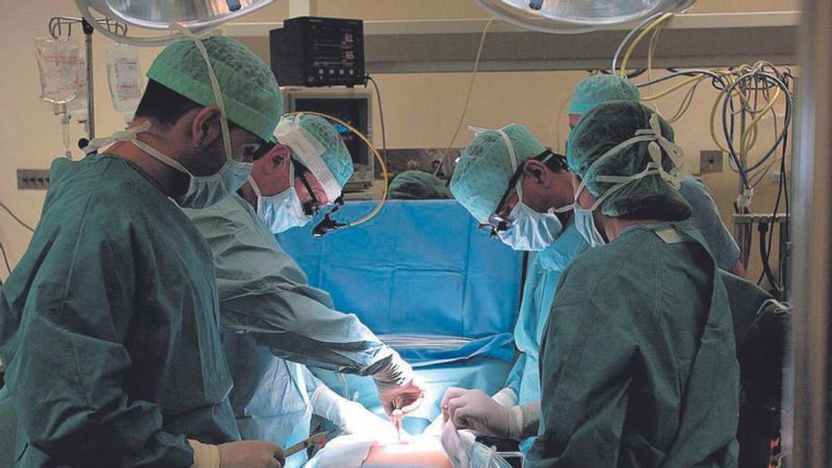 Operación de corazón en el Hospital Meixoeiro.