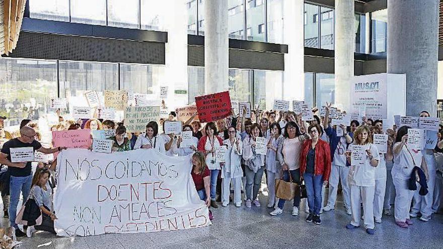 Protesta de las auxiliares, antes del encierro. // Marta G. Brea