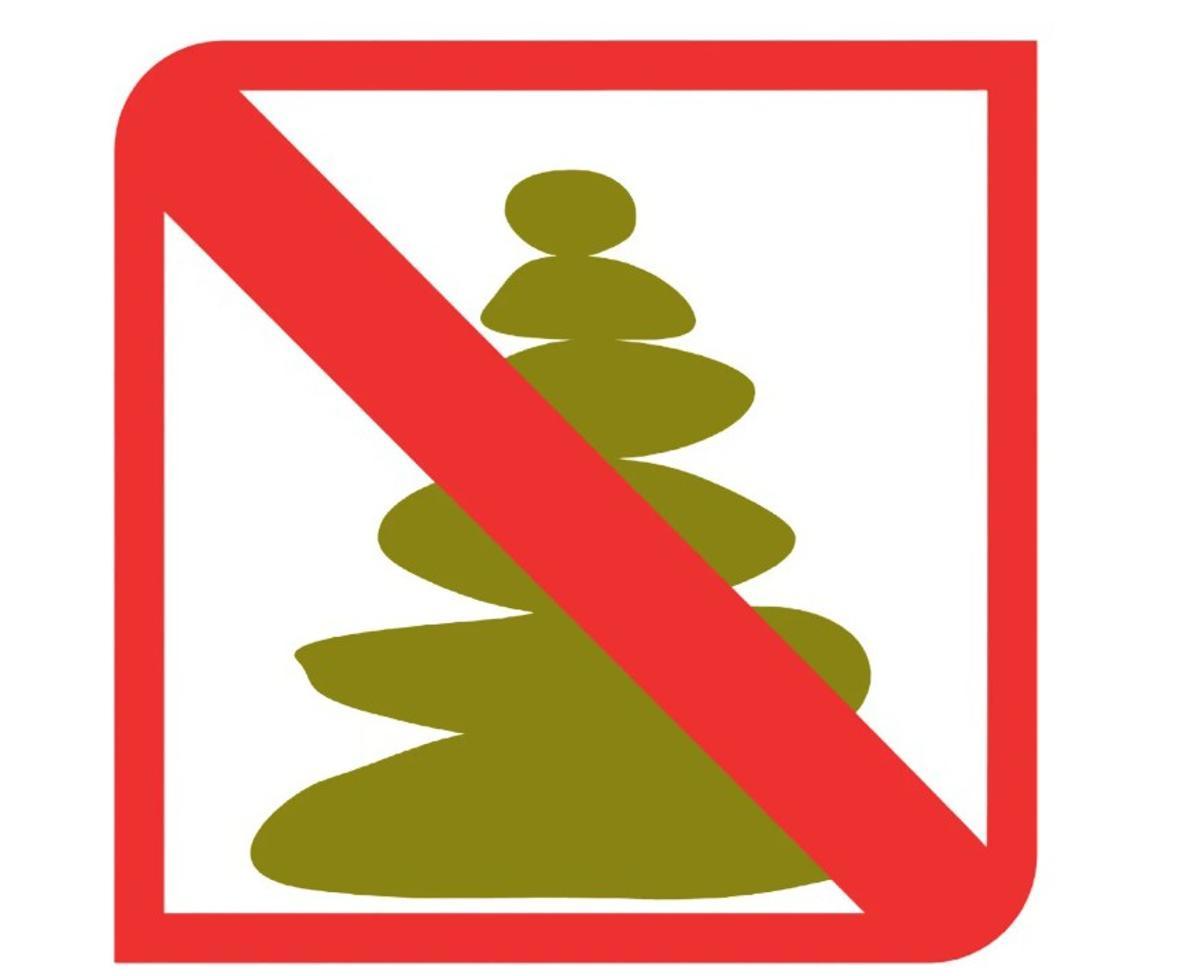 So sieht das Schild aus, dass das Stapeln von Steinen zu Steinmännchen verbietet.
