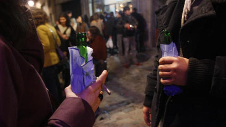 Més de 100 denúncies en cinc mesos per orinar o beure alcohol al carrer a Girona