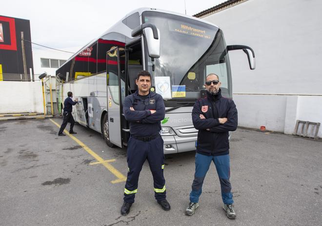 Fletan un autobús con ayuda humanitaria para Ucrania que traerá refugiados de vuelta