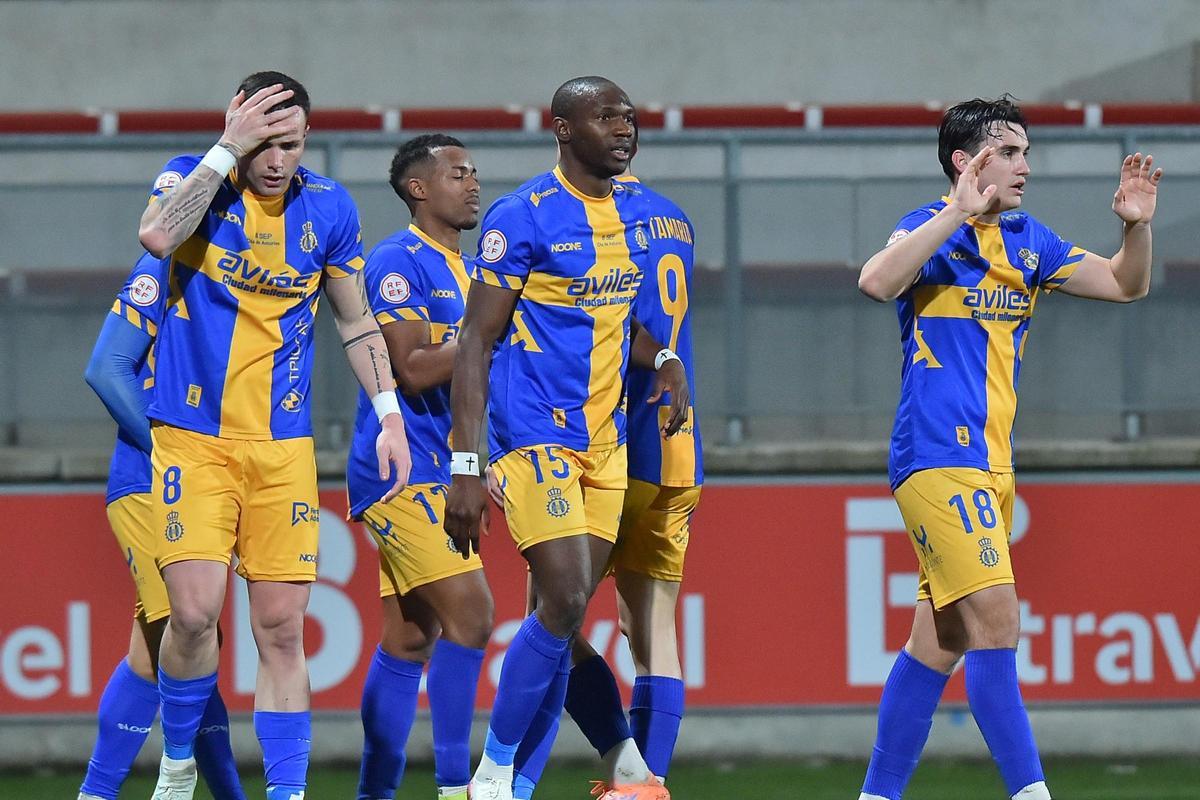 Imágenes del encuentro ente el Bilbao Athletic y el Real Avilés