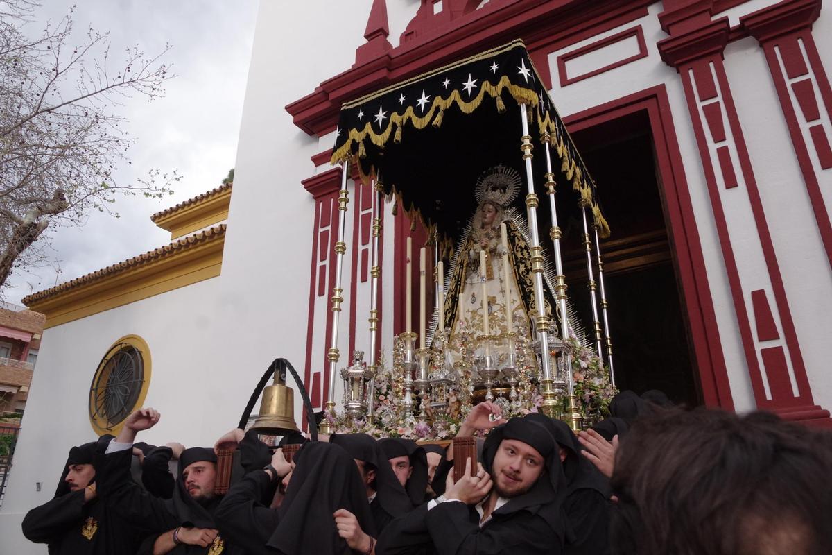 Procesión del Carmen Doloroso desde la parroquia del Corpus Christi