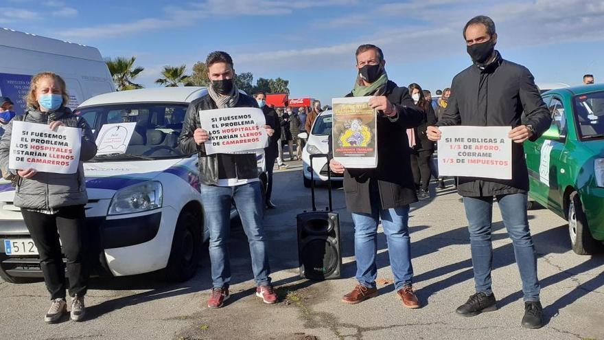 Comerciantes y hosteleros protestan en Mérida por el cese de actividad