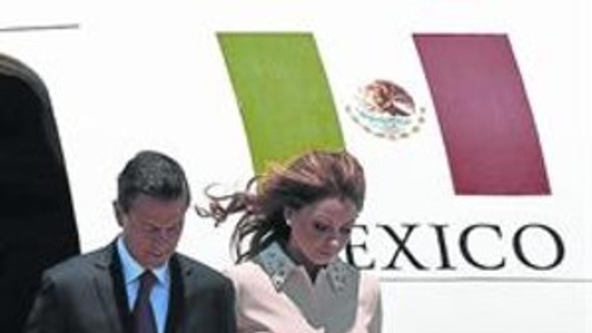 Peña Nieto y su esposa, en su reciente viaje.