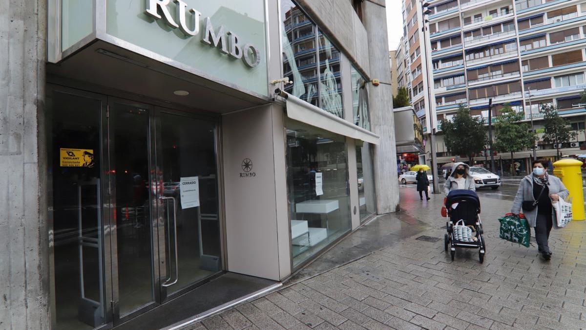 Rumbo cierra la tienda de la plaza Fuensanta - La Opinión de Murcia